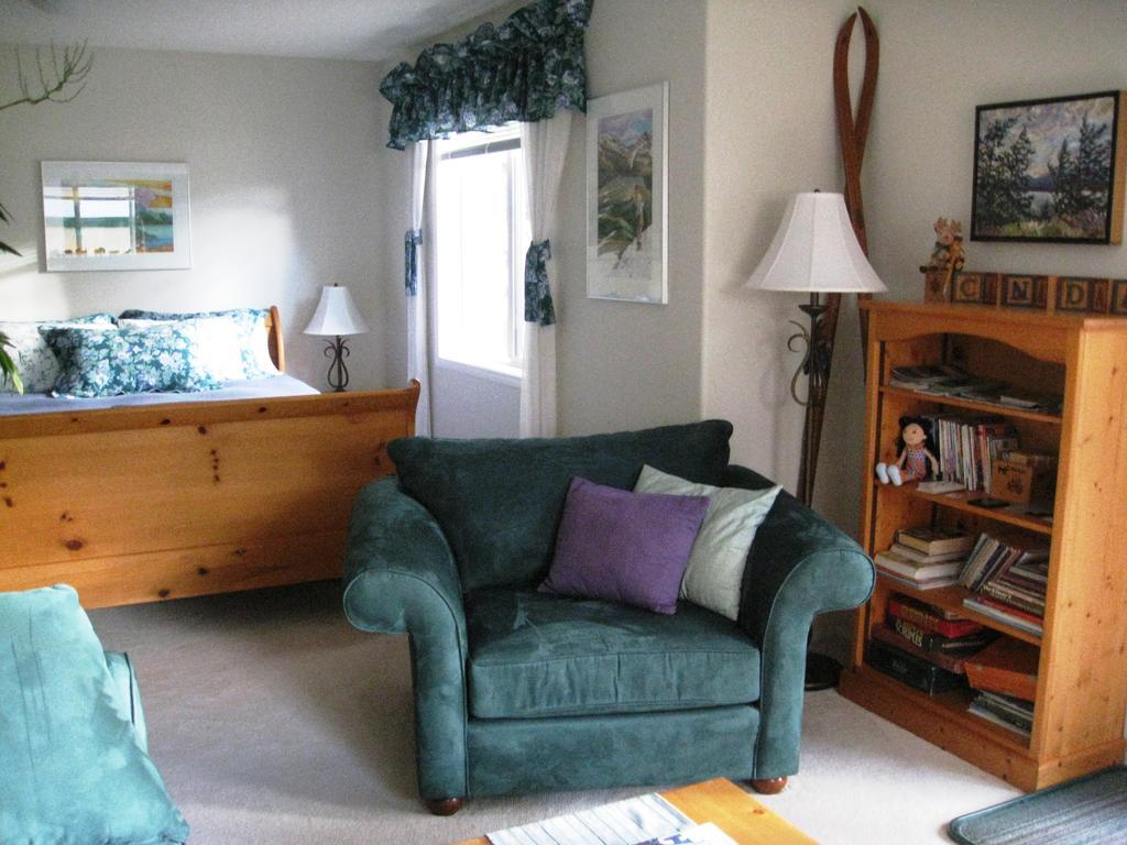 Avens Renaissance B&B Canmore Zimmer foto