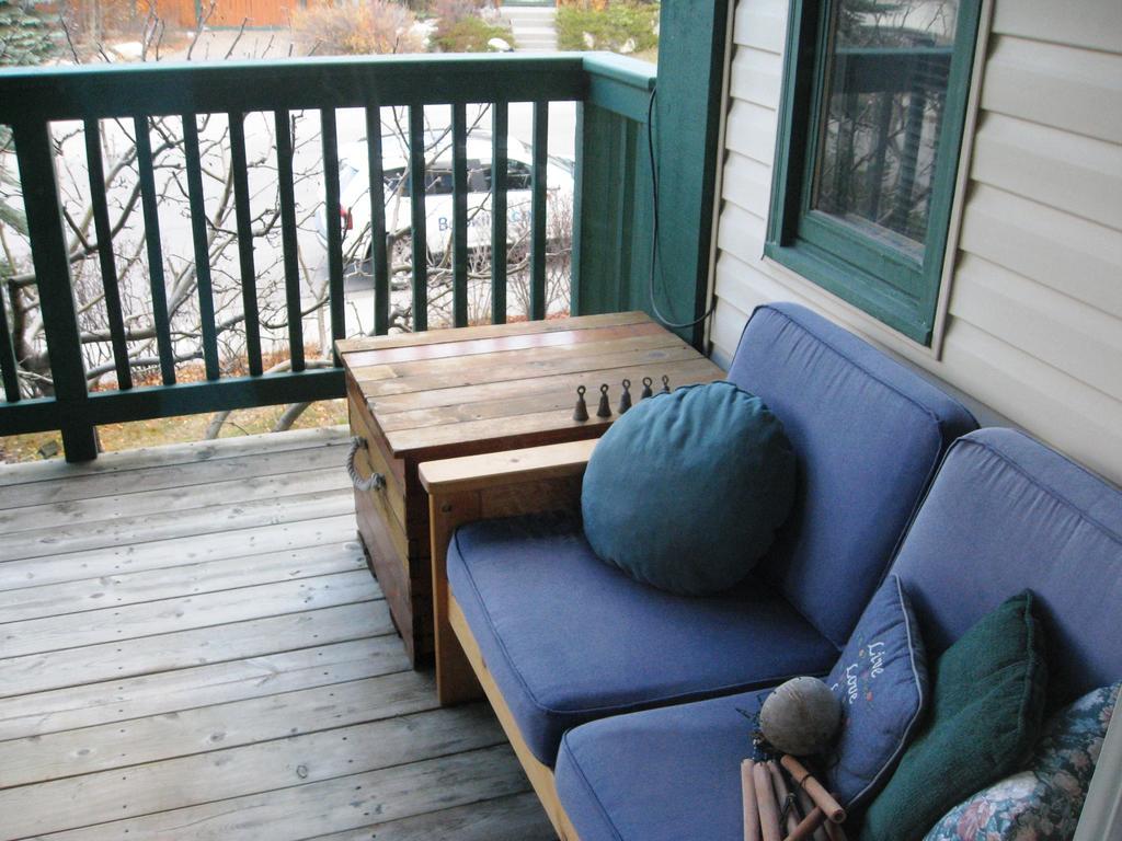 Avens Renaissance B&B Canmore Exterior foto